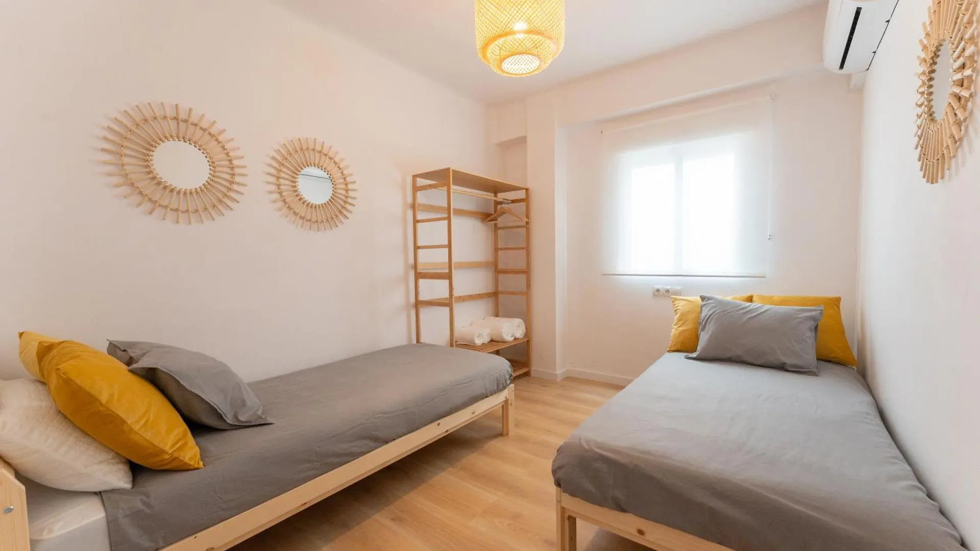Apartamento Malaga Lux Oasis - Modern 3Br, Fast Wifi, Smarttv