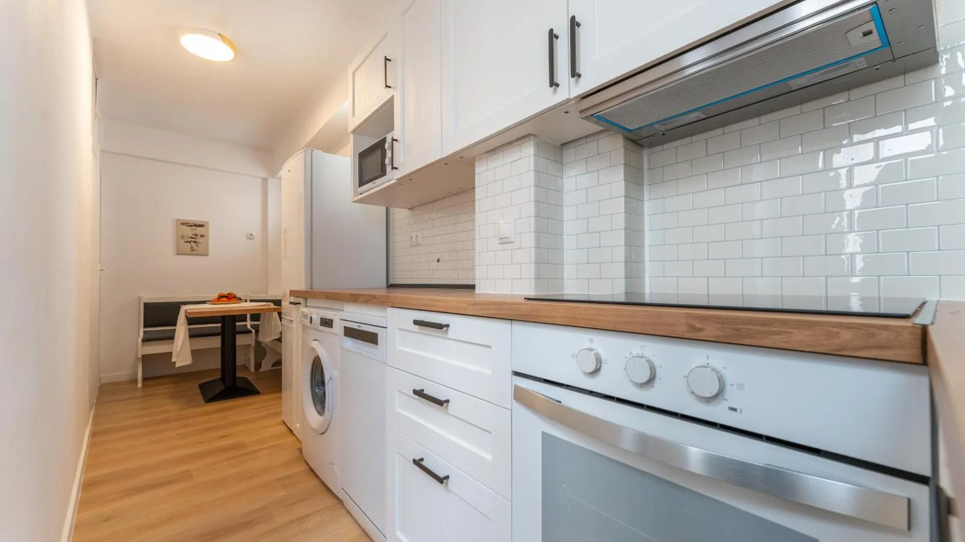 Apartamento Malaga Lux Oasis - Modern 3Br, Fast Wifi, Smarttv 0*,